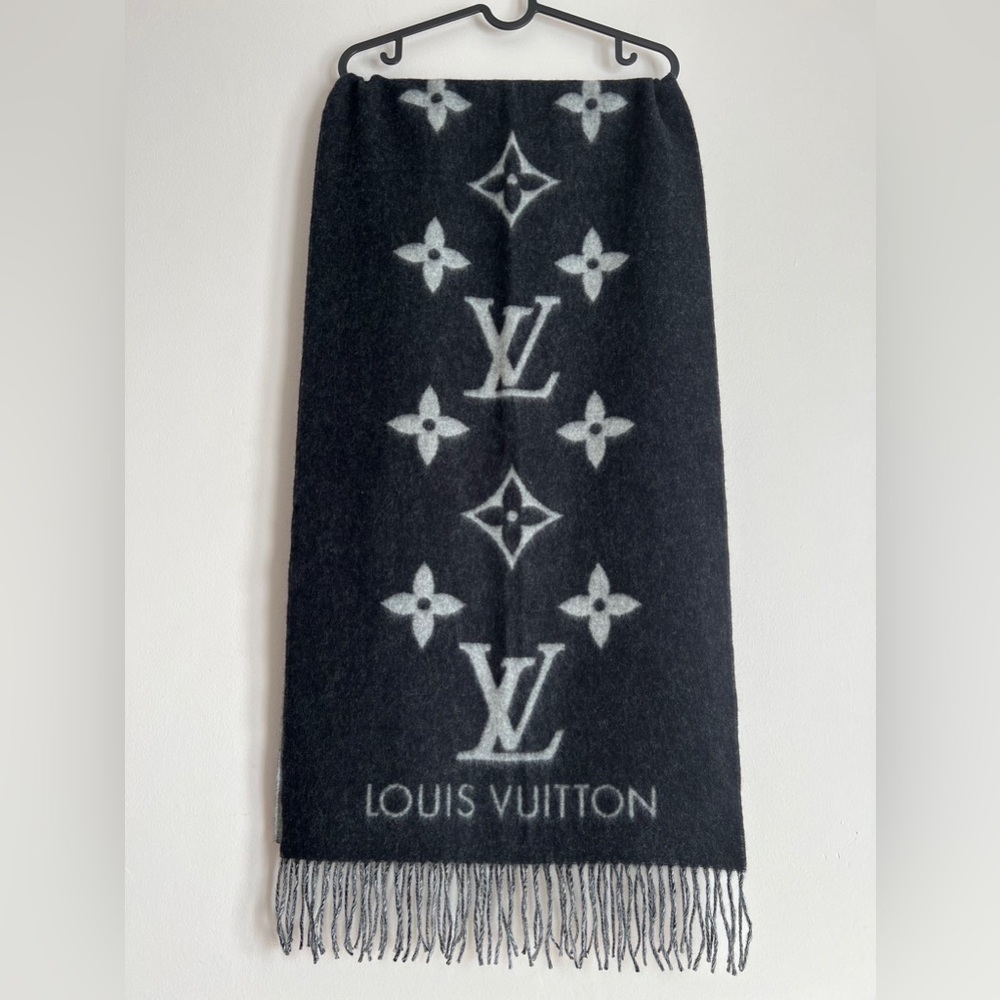 Louis Vuitton 100%Cashmere Scarf M71040